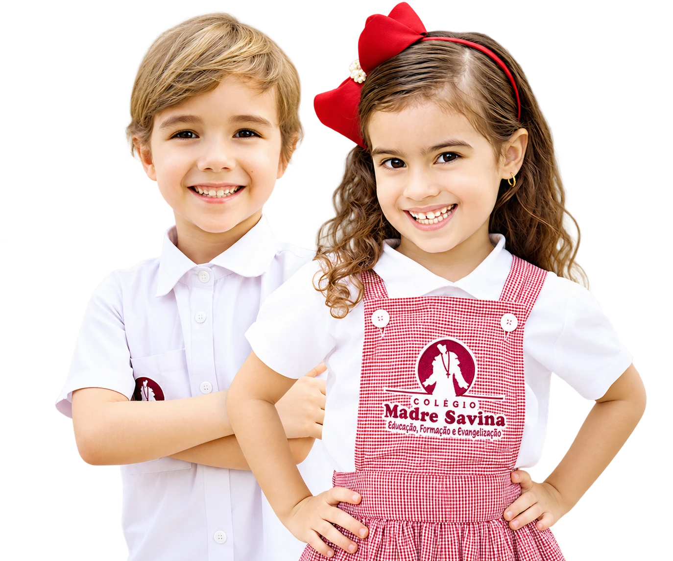 Dois alunos da Educação Infantil do Colégio Madre Savina, abraçados
